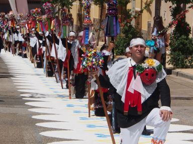 Pecados frente al altar de la calle Nueva. Fotografía de Florentino Caballero Santacruz