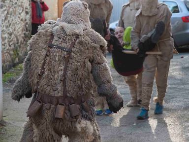 Entroido do Oso de Salcedo na Pobra de Brollón. Fotografía de Mani Moretón