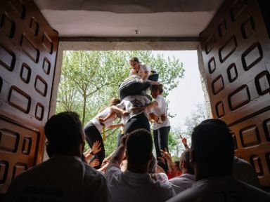 Día de la Caridad - Castillos Humanos. Fotografía de Fede Grau