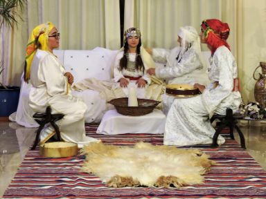 Escenificación ritual de la henna, boda tradicional amazigh. Consejería de Cultura de Melilla