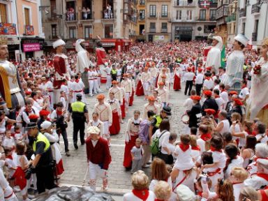 Regreso del cortejo Cuerpo de Ciudad a la Casa Consistorial el día de la Octava